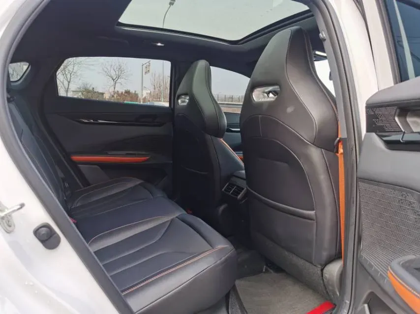 2023 ChangAn UNI-V 1.5T 188HP L4 7DCT,autocango,china used car exporter,china ev exporter,chinese used car exporter,chinese used ev exporter