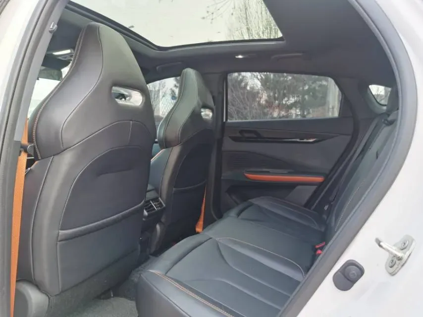 2023 ChangAn UNI-V 1.5T 188HP L4 7DCT,autocango,china used car exporter,china ev exporter,chinese used car exporter,chinese used ev exporter