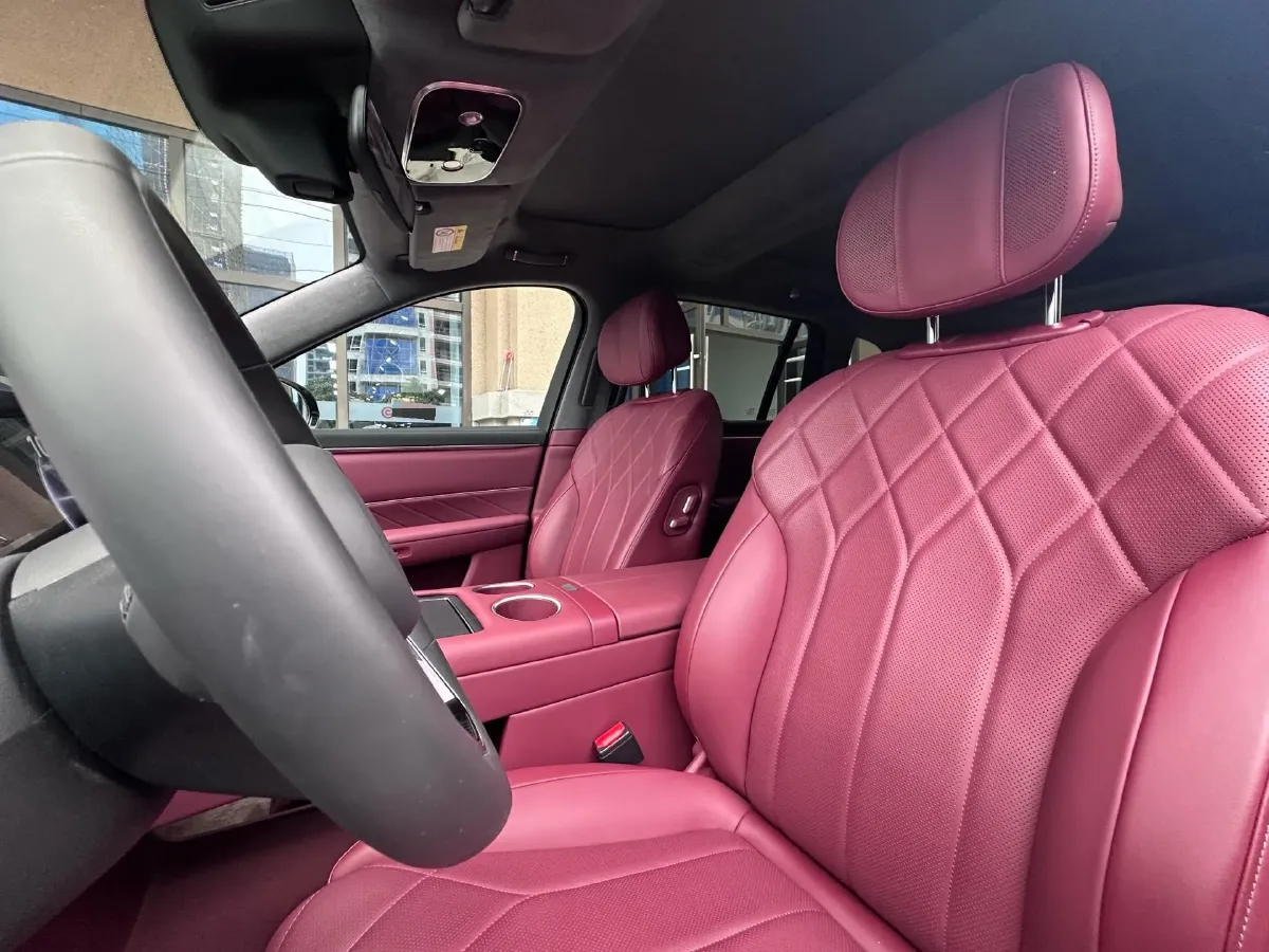 2025 AITO AITO M8 REEV 160HP REEV 53.4KWH,autocango,china used car exporter,china ev exporter,chinese used car exporter,chinese used ev exporter