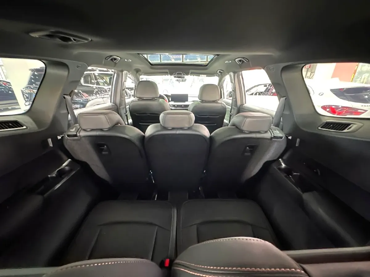 2023 Geely Okavango L 2.0T 218HP L4 7DCT,autocango,china used car exporter,china ev exporter,chinese used car exporter,chinese used ev exporter