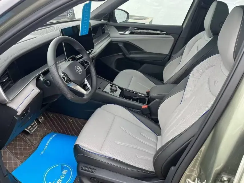 2025 Volkswagen Tayron 2.0T 220HP L4 7DCT,autocango,china used car exporter,china ev exporter,chinese used car exporter,chinese used ev exporter