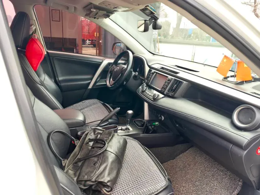 2016 Mitsubishi Outlander 2.0L 150HP L4 CVT,autocango,china used car exporter,china ev exporter,chinese used car exporter,chinese used ev exporter