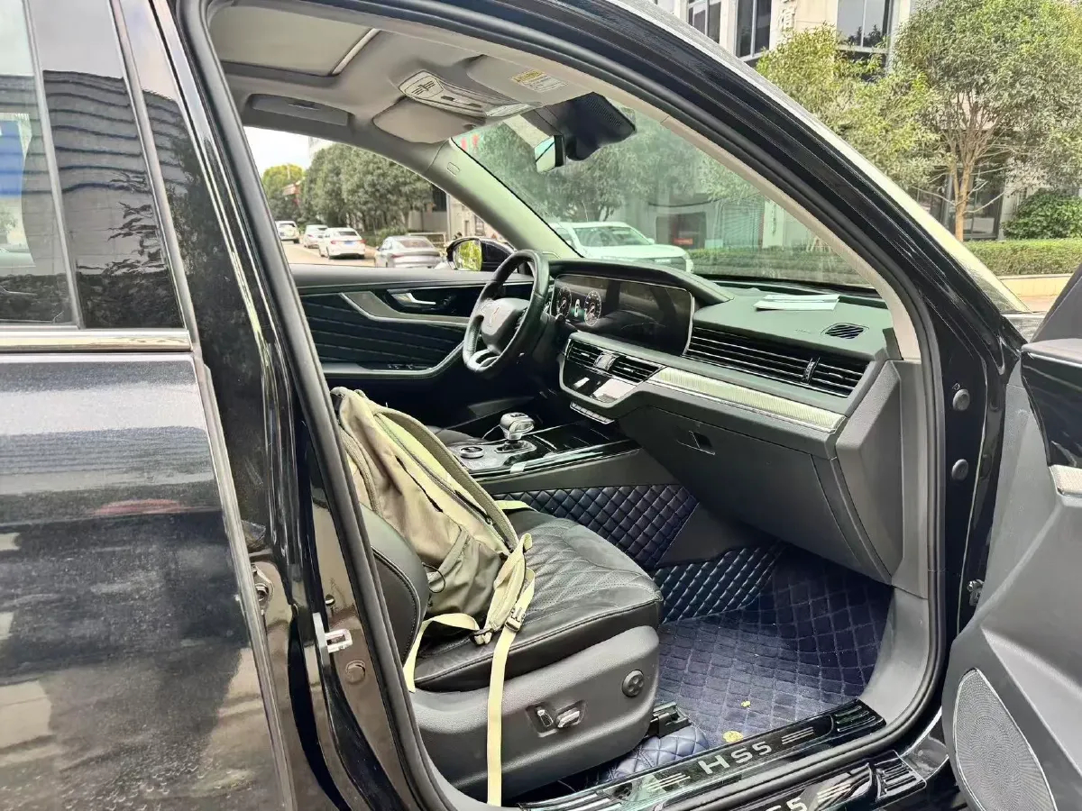 2019 HongQi HS5 2.0T 224HP L4 6AT,autocango,china used car exporter,china ev exporter,chinese used car exporter,chinese used ev exporter