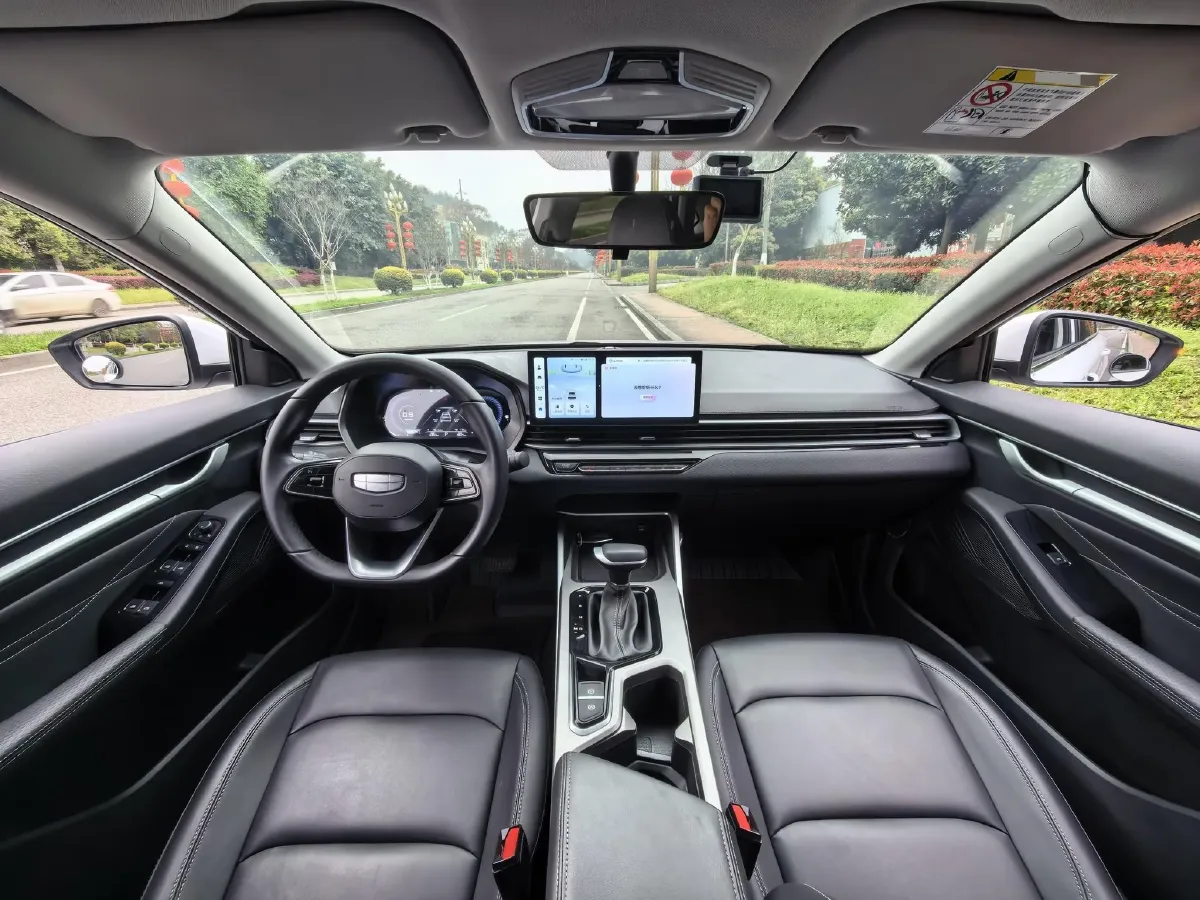 2025 Geely Emgrand 1.5L 127HP L4 CVT,autocango,china used car exporter,china ev exporter,chinese used car exporter,chinese used ev exporter