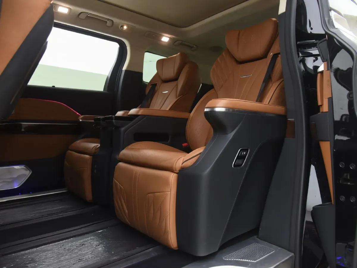 2023 HongQi HQ9 2.0T 252HP L4 8AT,autocango,china used car exporter,china ev exporter,chinese used car exporter,chinese used ev exporter