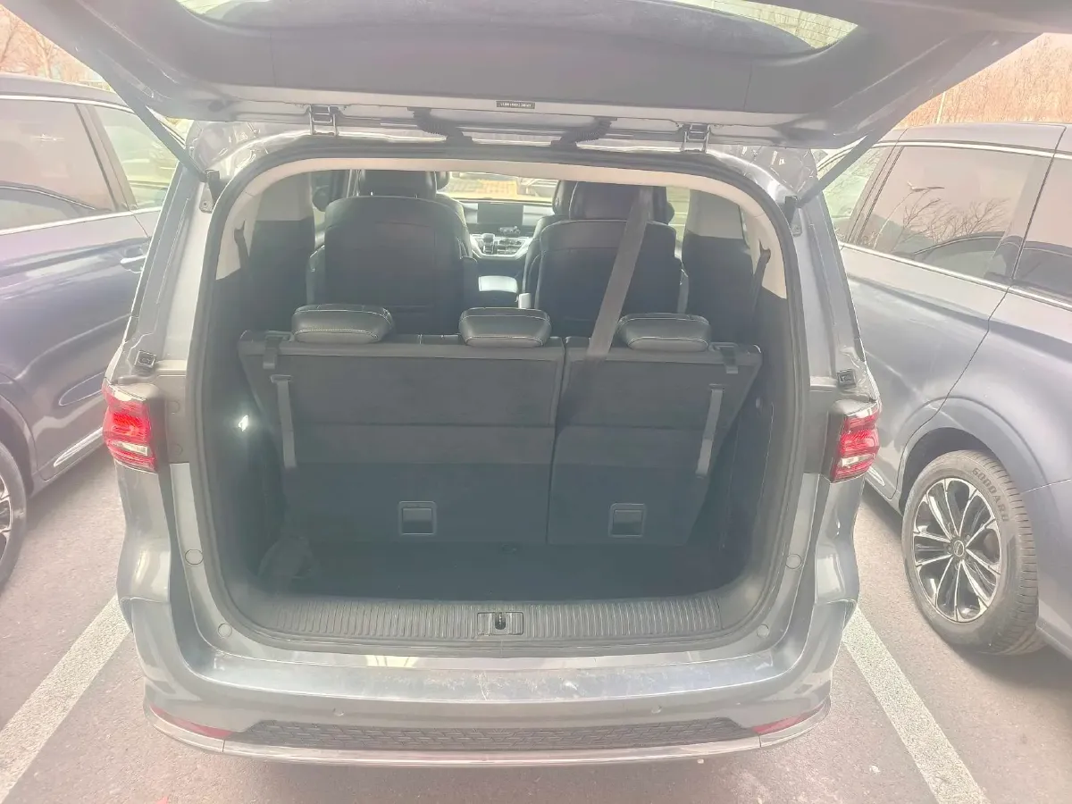 2022 Roewe iMAX8 2.0T 234HP L4 8AT,autocango,china used car exporter,china ev exporter,chinese used car exporter,chinese used ev exporter