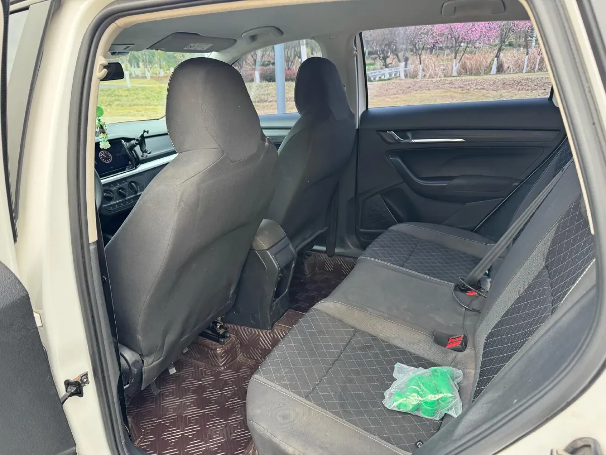 2020 Skoda Kamiq 1.5L 112HP L4 5MT,autocango,china used car exporter,china ev exporter,chinese used car exporter,chinese used ev exporter