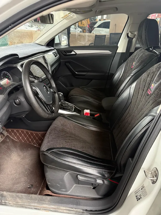 2021 Volkswagen T-Roc 1.4T 150HP L4 7DCT,autocango,china used car exporter,china ev exporter,chinese used car exporter,chinese used ev exporter