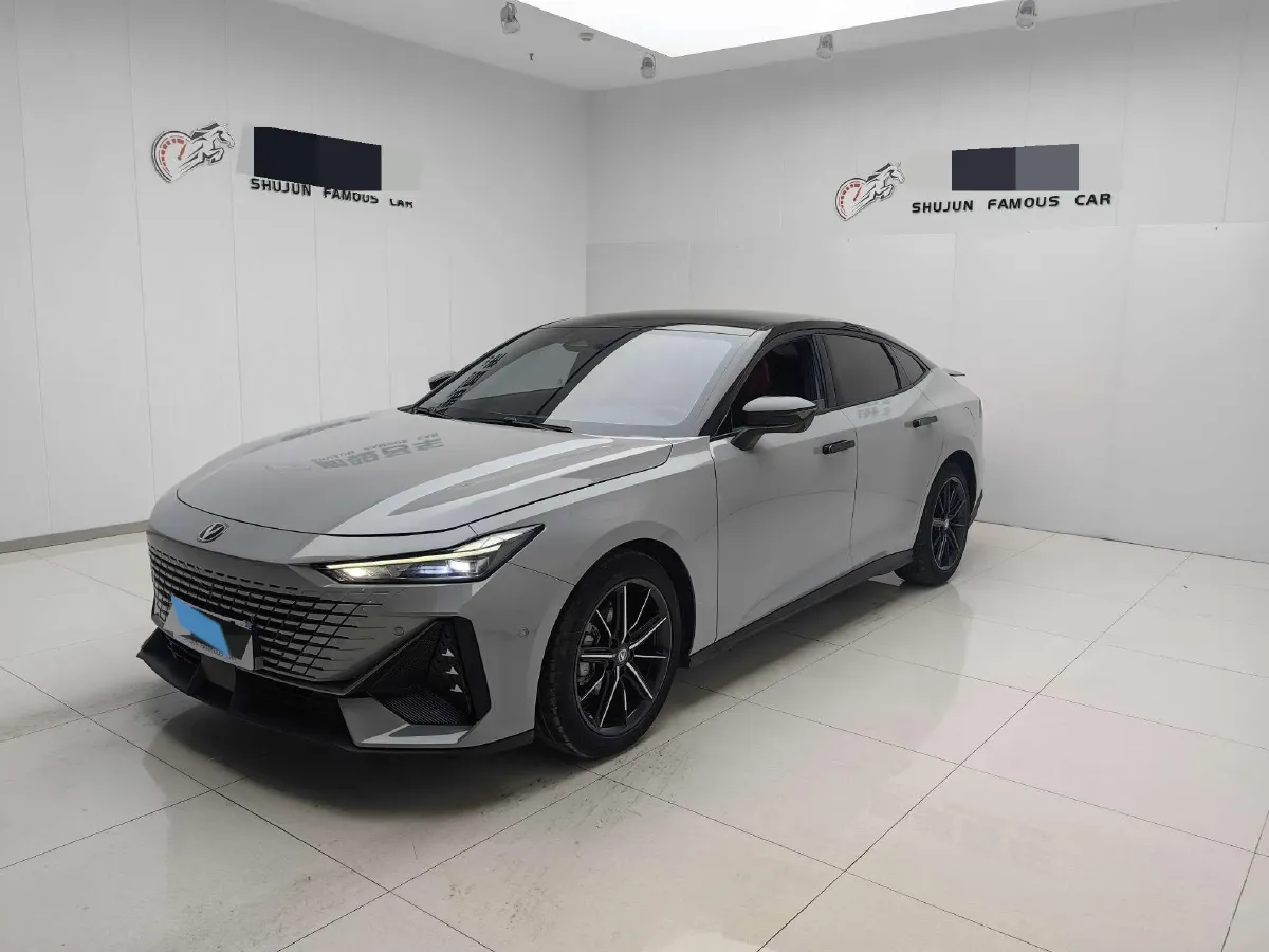 2022 ChangAn UNI-V 1.5T 188HP L4 7DCT,autocango,china used car exporter,china ev exporter,chinese used car exporter,chinese used ev exporter