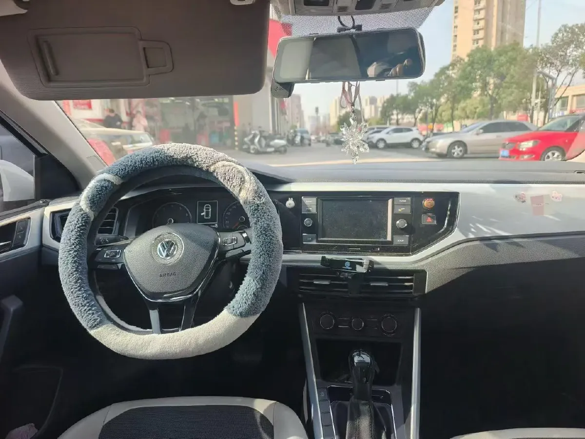 2019 Volkswagen Polo 1.5L 113HP L4 6AT,autocango,china used car exporter,china ev exporter,chinese used car exporter,chinese used ev exporter