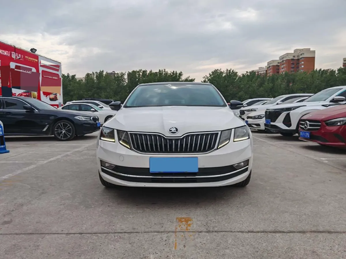 2019 Chevrolet Malibu XL 1.3T 165HP L3 CVT,autocango,china used car exporter,china ev exporter,chinese used car exporter,chinese used ev exporter