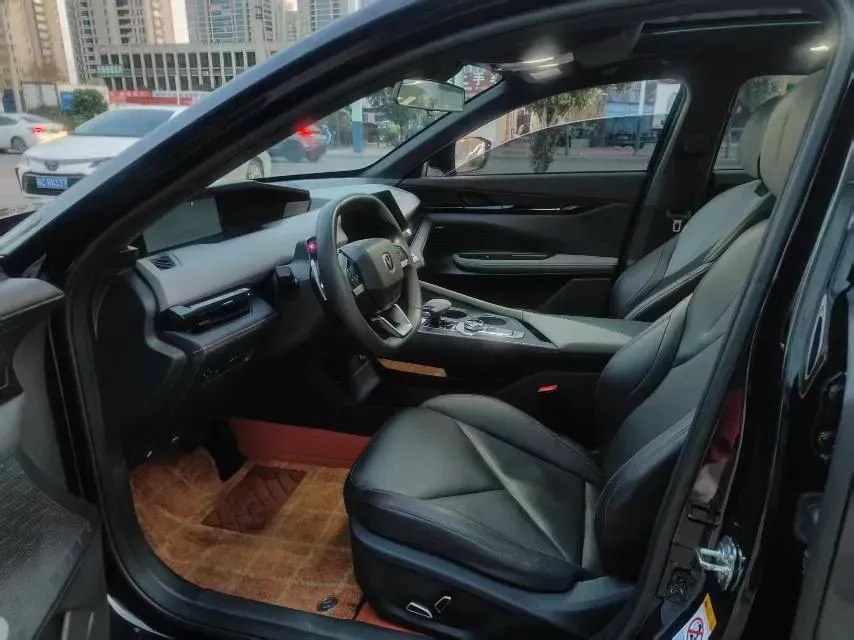 2022 ChangAn UNI-V 1.5T 188HP L4 7DCT,autocango,china used car exporter,china ev exporter,chinese used car exporter,chinese used ev exporter