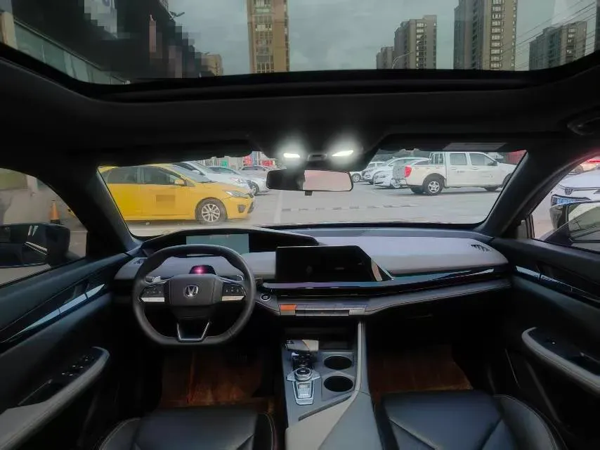 2022 ChangAn UNI-V 1.5T 188HP L4 7DCT,autocango,china used car exporter,china ev exporter,chinese used car exporter,chinese used ev exporter