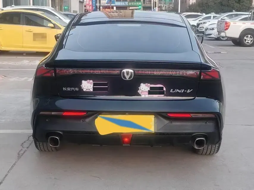 2022 ChangAn UNI-V 1.5T 188HP L4 7DCT,autocango,china used car exporter,china ev exporter,chinese used car exporter,chinese used ev exporter