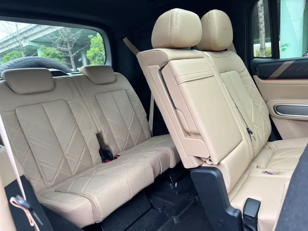 2025 FangChengBao Bao 8 2.0T 245HP L4 E-CVT PHEV 36.8KWH,autocango,china used car exporter,china ev exporter,chinese used car exporter,chinese used ev exporter