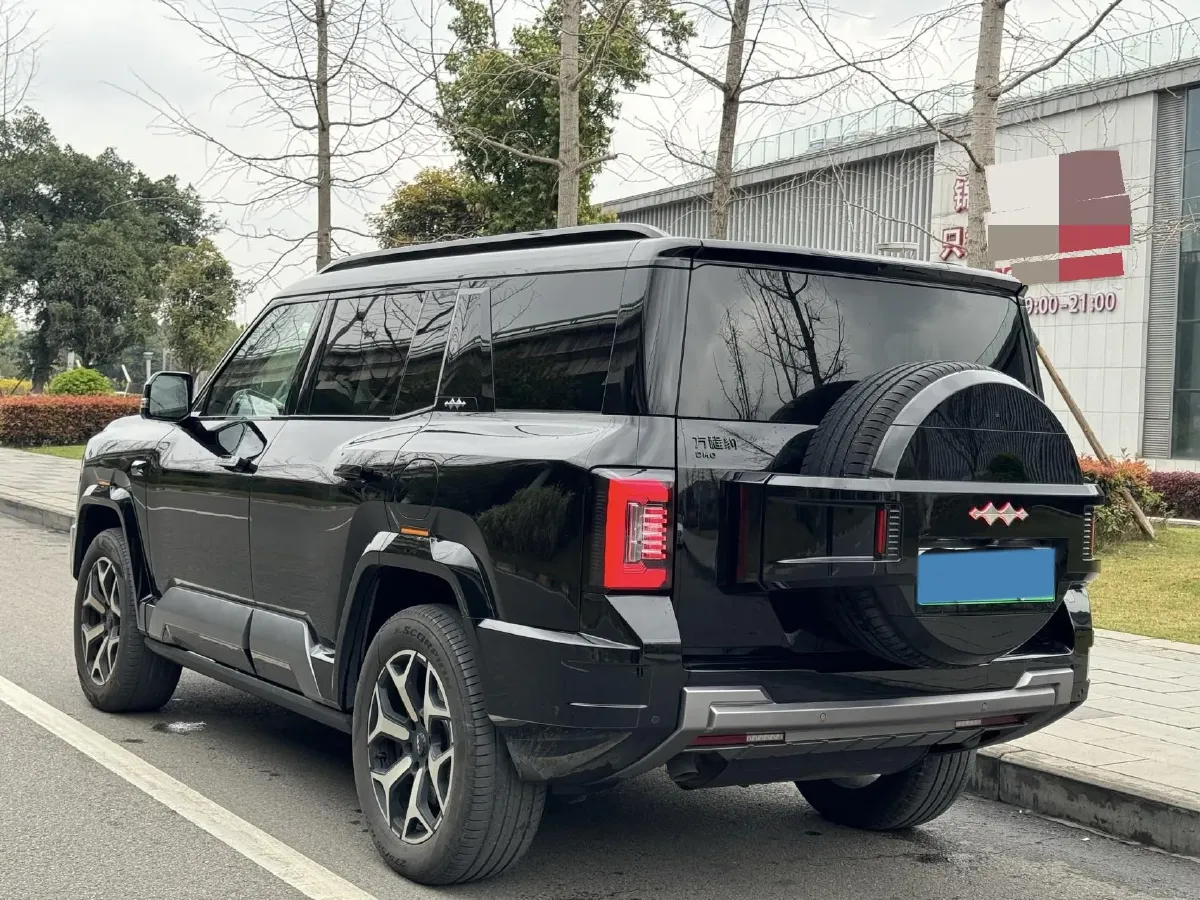 2025 FangChengBao Bao 8 2.0T 245HP L4 E-CVT PHEV 36.8KWH,autocango,china used car exporter,china ev exporter,chinese used car exporter,chinese used ev exporter