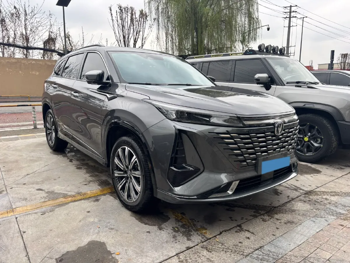 2023 ChangAn CS75 Plus 1.5T 188HP L4 8AT,autocango,china used car exporter,china ev exporter,chinese used car exporter,chinese used ev exporter