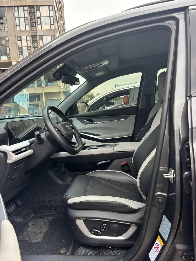 2023 ChangAn CS75 Plus 1.5T 188HP L4 8AT,autocango,china used car exporter,china ev exporter,chinese used car exporter,chinese used ev exporter