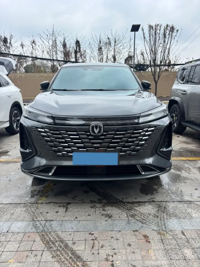 2023 ChangAn CS75 Plus 1.5T 188HP L4 8AT,autocango,china used car exporter,china ev exporter,chinese used car exporter,chinese used ev exporter