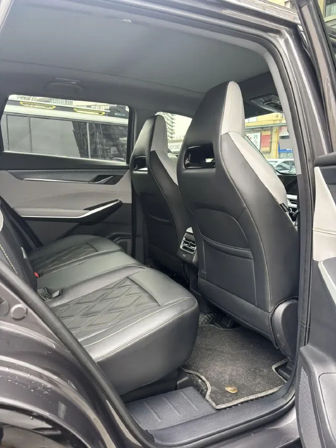 2023 ChangAn CS75 Plus 1.5T 188HP L4 8AT,autocango,china used car exporter,china ev exporter,chinese used car exporter,chinese used ev exporter