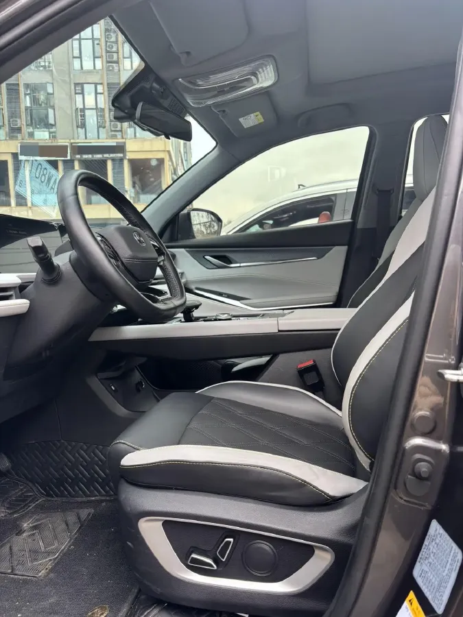 2023 ChangAn CS75 Plus 1.5T 188HP L4 8AT,autocango,china used car exporter,china ev exporter,chinese used car exporter,chinese used ev exporter