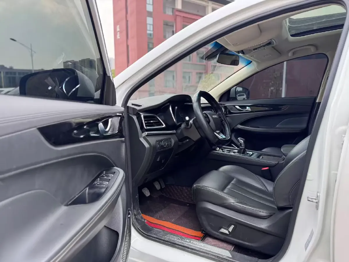 2019 Jetour X90 1.5T 147HP L4 6MT,autocango,china used car exporter,china ev exporter,chinese used car exporter,chinese used ev exporter