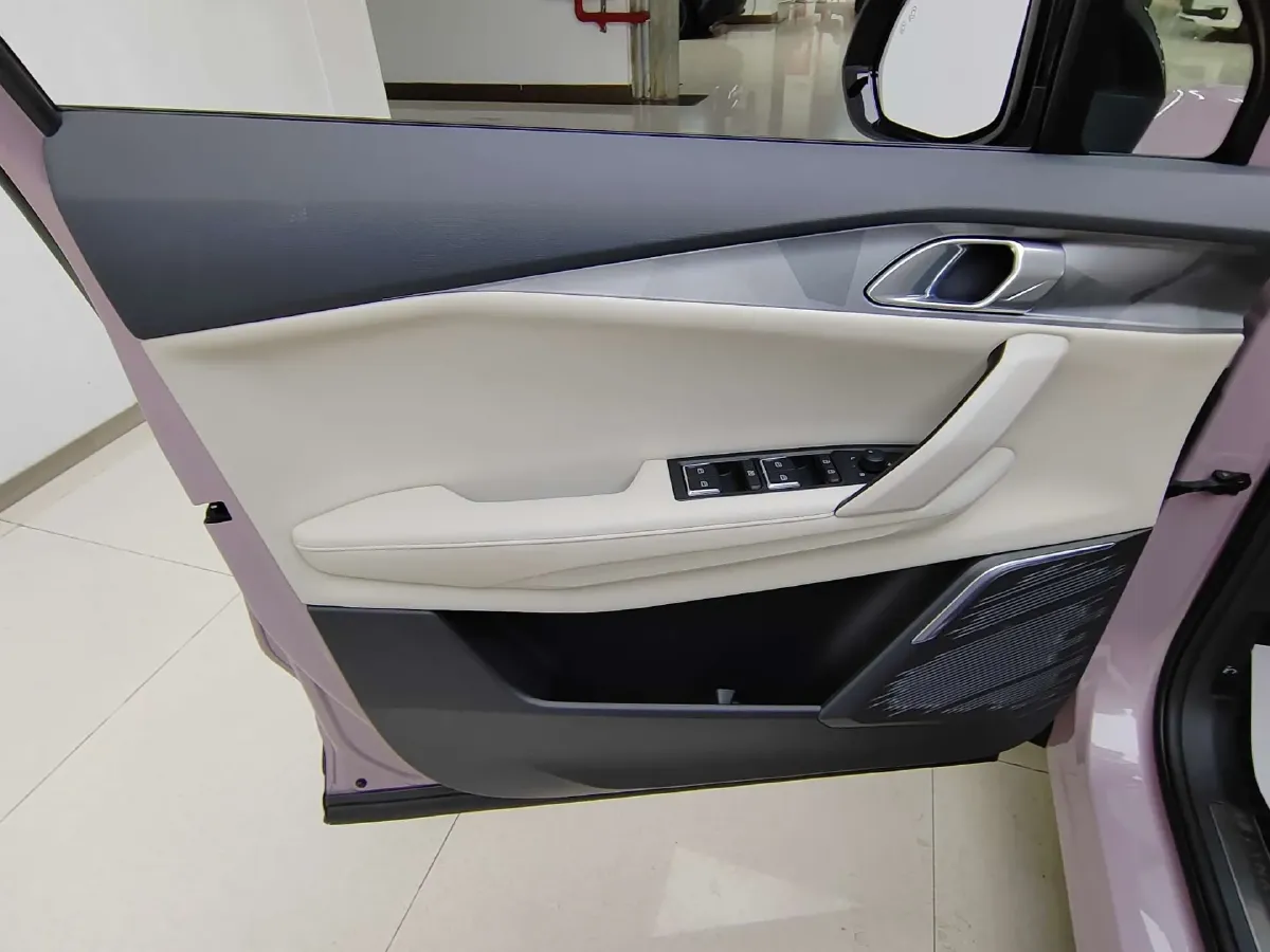 2023 LYNK&CO 06 1.5T 181HP L4 7DCT,autocango,china used car exporter,china ev exporter,chinese used car exporter,chinese used ev exporter