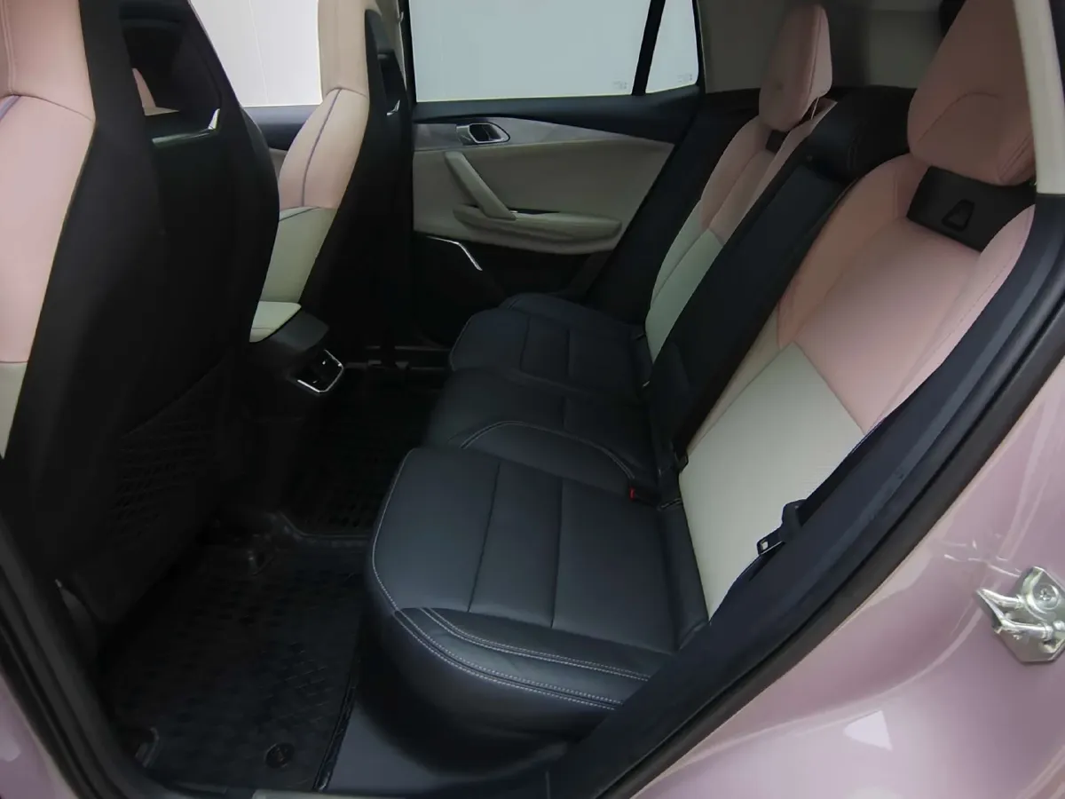 2023 LYNK&CO 06 1.5T 181HP L4 7DCT,autocango,china used car exporter,china ev exporter,chinese used car exporter,chinese used ev exporter