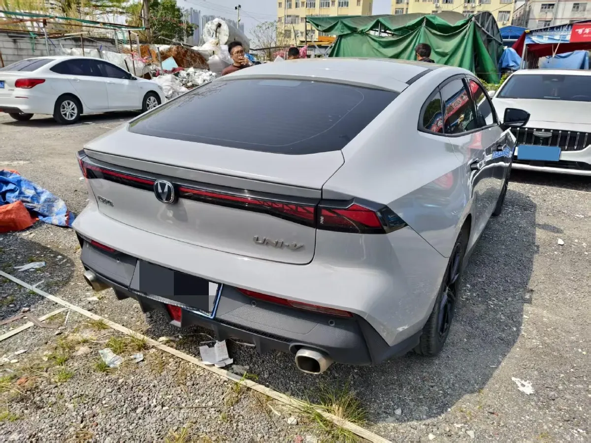 2022 ChangAn UNI-V 1.5T 188HP L4 7DCT,autocango,china used car exporter,china ev exporter,chinese used car exporter,chinese used ev exporter