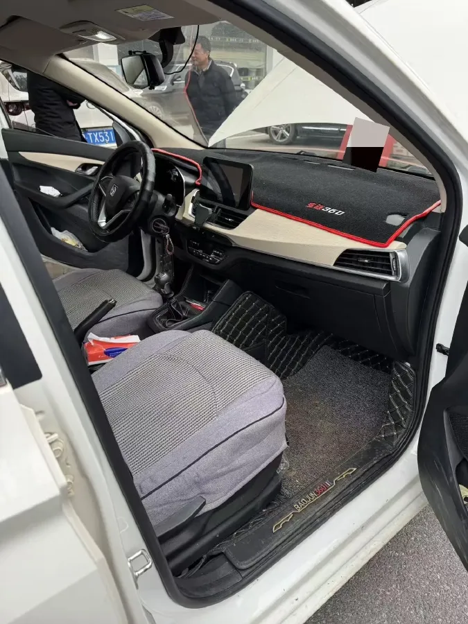 2018 BaoJun 360 1.5L 112HP L4 6MT,autocango,china used car exporter,china ev exporter,chinese used car exporter,chinese used ev exporter