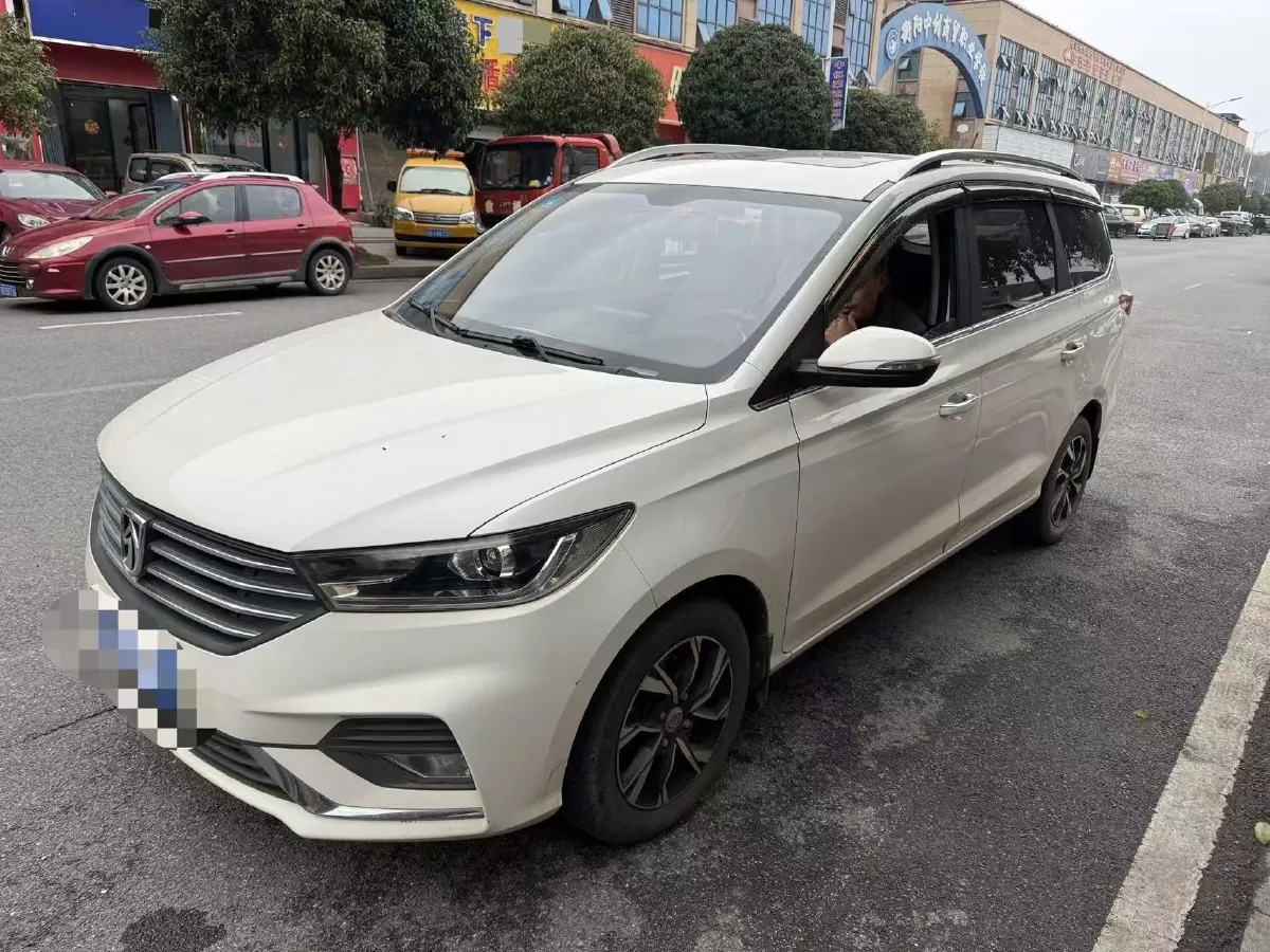 2018 BaoJun 360 1.5L 112HP L4 6MT,autocango,china used car exporter,china ev exporter,chinese used car exporter,chinese used ev exporter