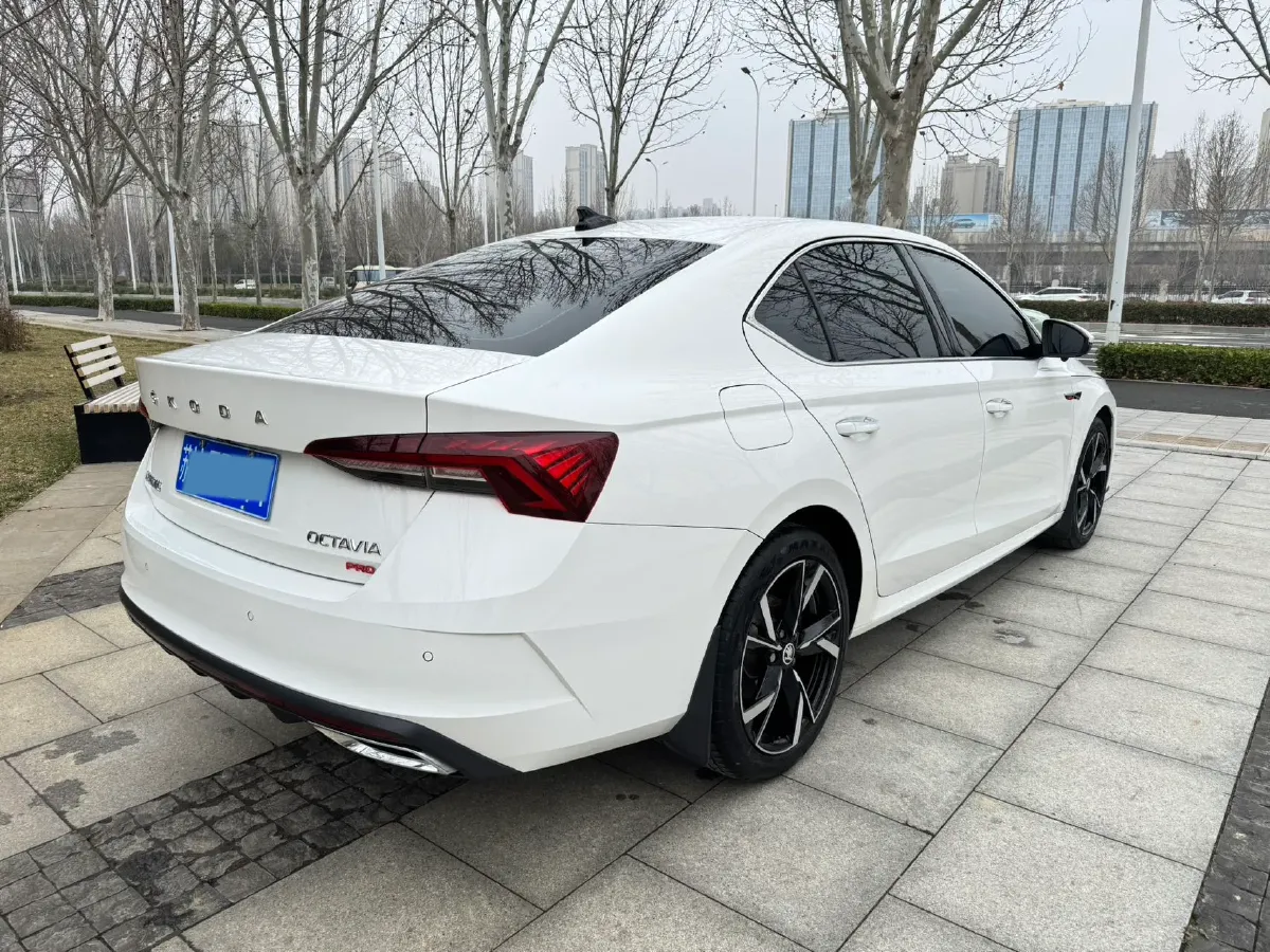 2022 Skoda Octavia 1.4T 150HP L4 7DCT,autocango,china used car exporter,china ev exporter,chinese used car exporter,chinese used ev exporter