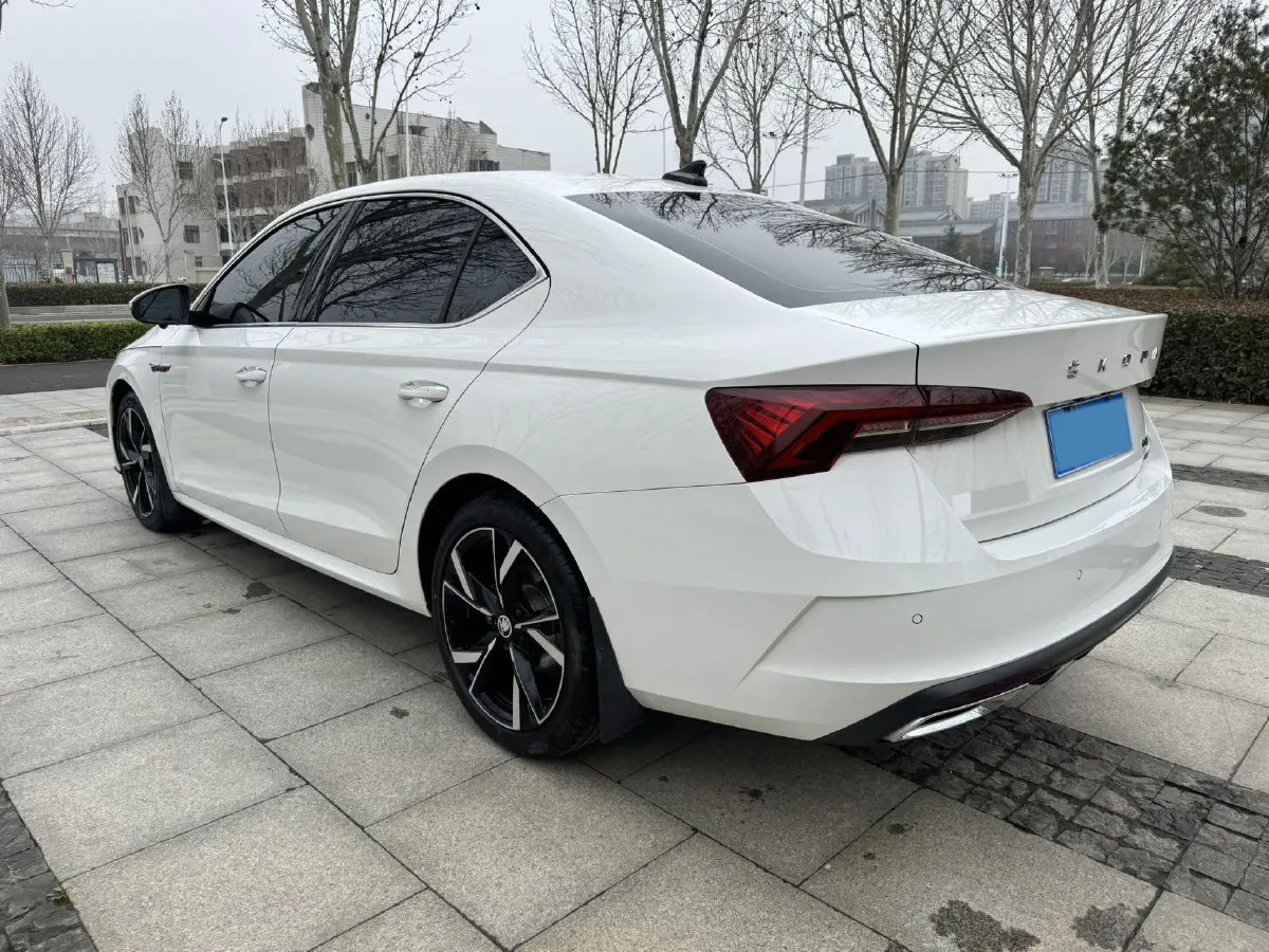 2022 Skoda Octavia 1.4T 150HP L4 7DCT,autocango,china used car exporter,china ev exporter,chinese used car exporter,chinese used ev exporter