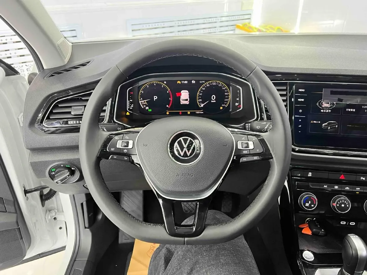 2022 Volkswagen T-Roc 1.4T 150HP L4 7DCT,autocango,china used car exporter,china ev exporter,chinese used car exporter,chinese used ev exporter