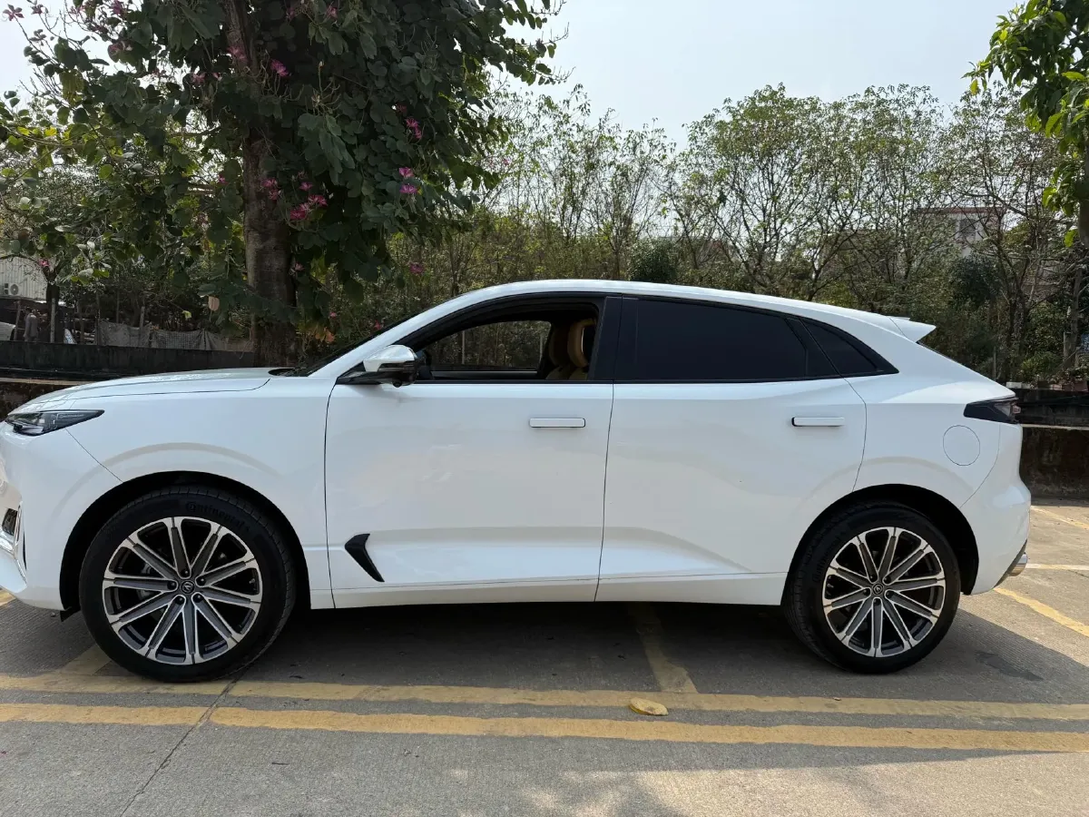 2021 ChangAn UNI-K 2.0T 233HP L4 8AT,autocango,china used car exporter,china ev exporter,chinese used car exporter,chinese used ev exporter