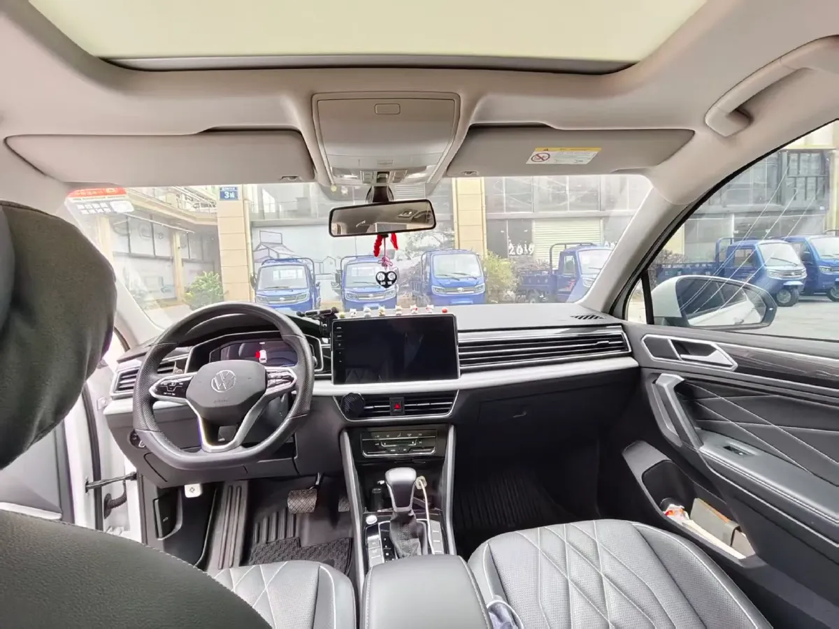 2023 Volkswagen Tiguan L 1.5T 160HP L4 7DCT,autocango,china used car exporter,china ev exporter,chinese used car exporter,chinese used ev exporter