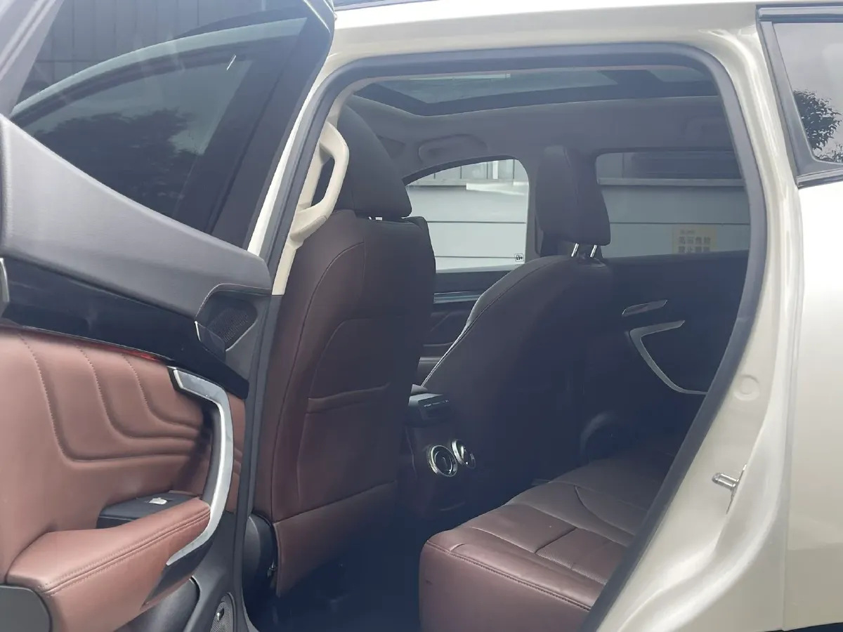 2017 WEY VV7 2.0T 234HP L4 7DCT,autocango,china used car exporter,china ev exporter,chinese used car exporter,chinese used ev exporter