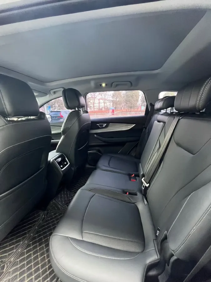 2022 Chery Tiggo 8 Plus 1.6T 197HP L4 7DCT,autocango,china used car exporter,china ev exporter,chinese used car exporter,chinese used ev exporter