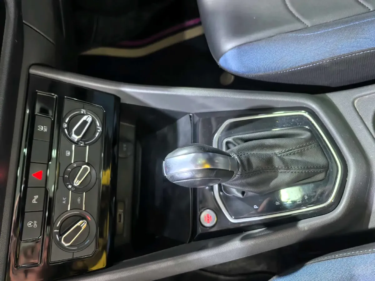 2020 Jetta VS7 1.4T 150HP L4 6AT,autocango,china used car exporter,china ev exporter,chinese used car exporter,chinese used ev exporter