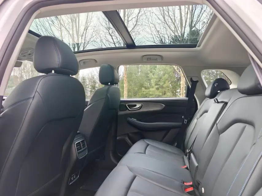 2025 Roewe RX5 1.5T 181HP L4 7DCT,autocango,china used car exporter,china ev exporter,chinese used car exporter,chinese used ev exporter