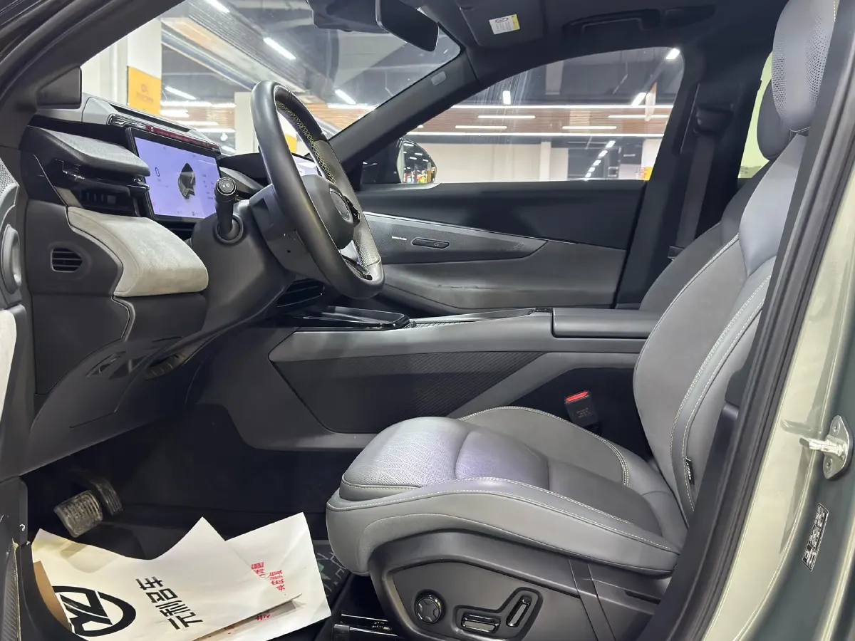 2023 LYNK&CO 08 EM-P 1.5T 163HP L4 3DHT PHEV 39.6KWH,autocango,china used car exporter,china ev exporter,chinese used car exporter,chinese used ev exporter