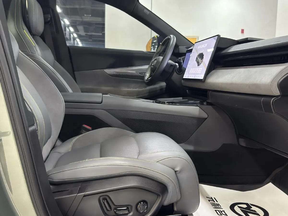 2023 LYNK&CO 08 EM-P 1.5T 163HP L4 3DHT PHEV 39.6KWH,autocango,china used car exporter,china ev exporter,chinese used car exporter,chinese used ev exporter