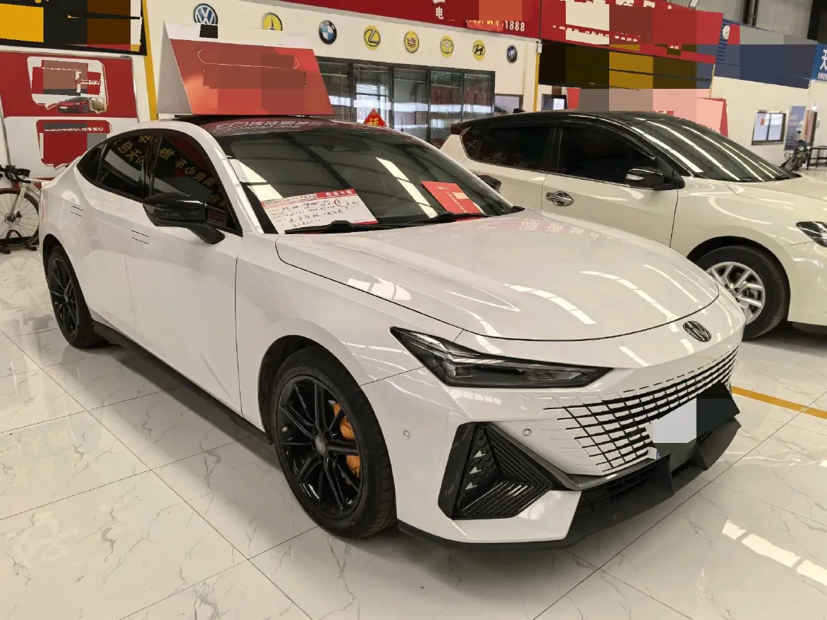 2022 ChangAn UNI-V 1.5T 188HP L4 7DCT,autocango,china used car exporter,china ev exporter,chinese used car exporter,chinese used ev exporter
