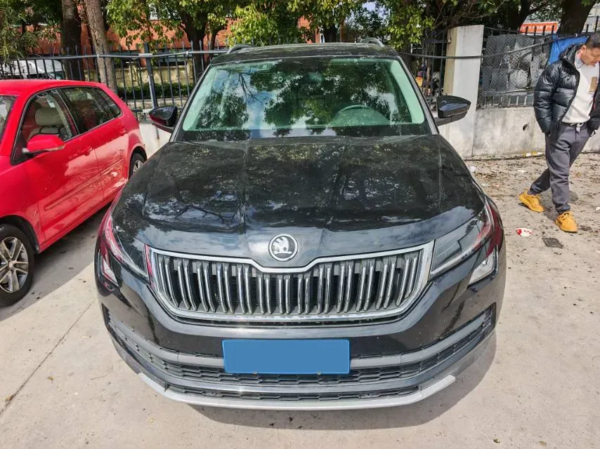 2019 Skoda Superb 2.0T 220HP L4 7DCT,autocango,china used car exporter,china ev exporter,chinese used car exporter,chinese used ev exporter