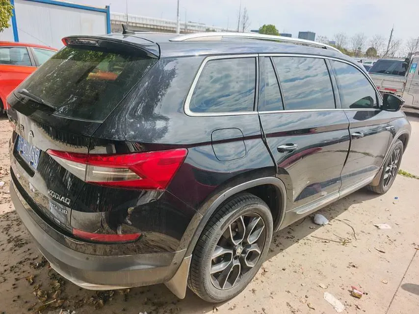 2019 Skoda Superb 2.0T 220HP L4 7DCT,autocango,china used car exporter,china ev exporter,chinese used car exporter,chinese used ev exporter