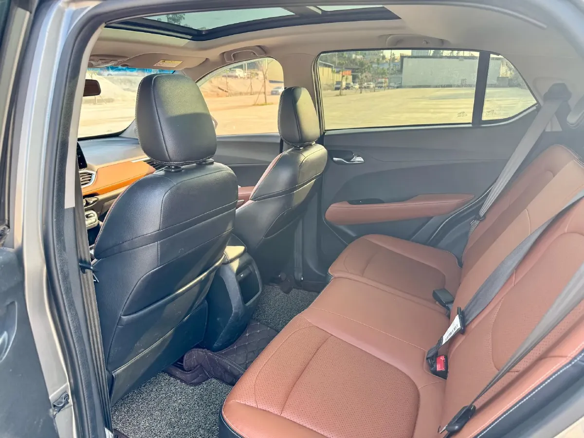 2017 HaiMa S5 Young Edition 1.6L 122HP L4 5MT,autocango,china used car exporter,china ev exporter,chinese used car exporter,chinese used ev exporter