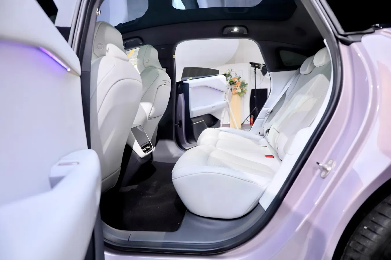 2024 Xpeng P7+ BEV 60.7KWH,autocango,china used car exporter,china ev exporter,chinese used car exporter,chinese used ev exporter