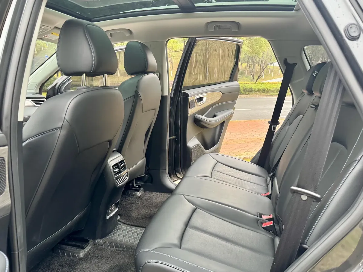 2023 Roewe RX5 1.5T 181HP L4 7DCT,autocango,china used car exporter,china ev exporter,chinese used car exporter,chinese used ev exporter