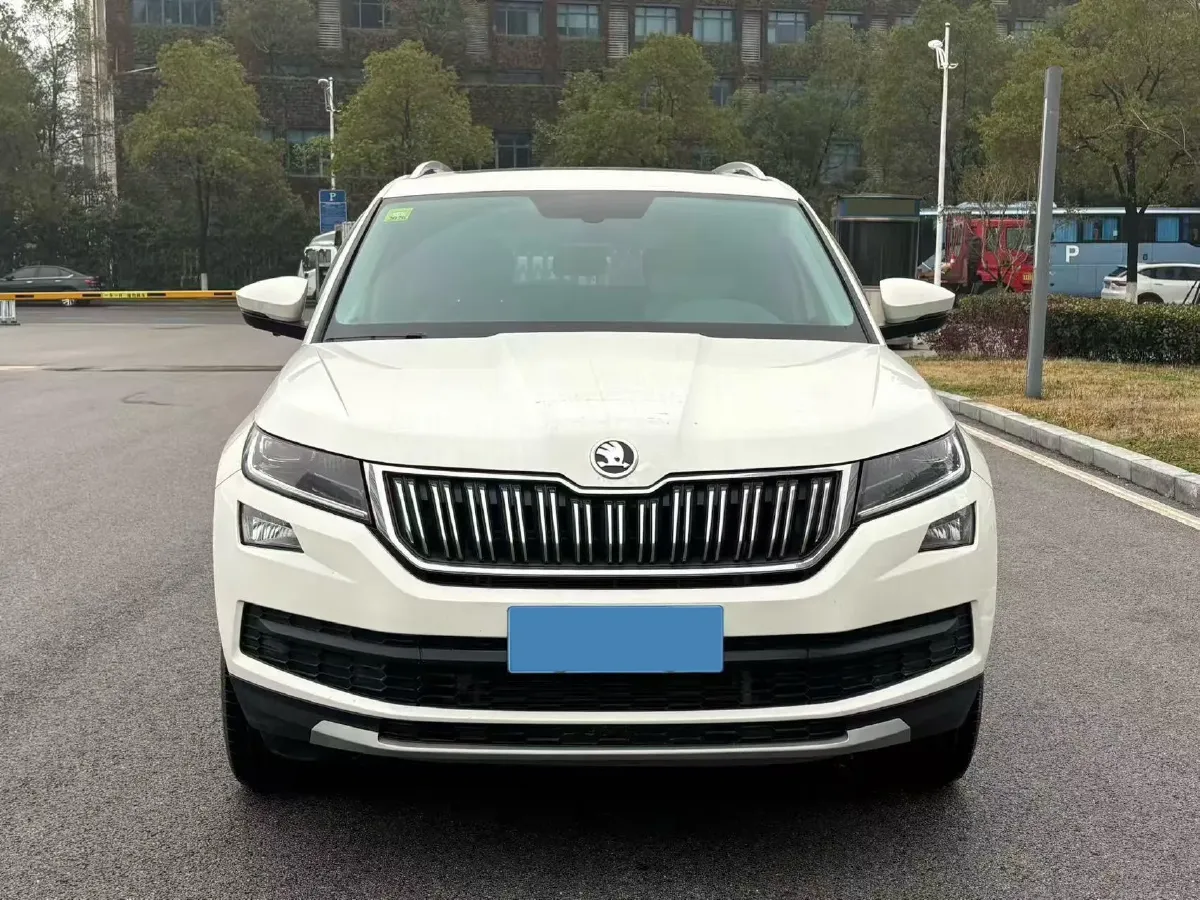 2018 Skoda Kodiak 2.0T 186HP L4 7DCT,autocango,china used car exporter,china ev exporter,chinese used car exporter,chinese used ev exporter