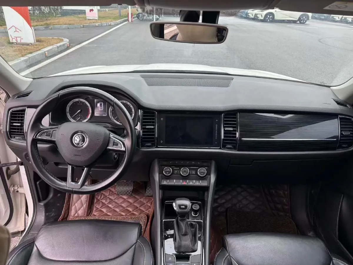 2018 Skoda Kodiak 2.0T 186HP L4 7DCT,autocango,china used car exporter,china ev exporter,chinese used car exporter,chinese used ev exporter